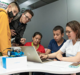 Becas para la Escuela de Robótica 2025