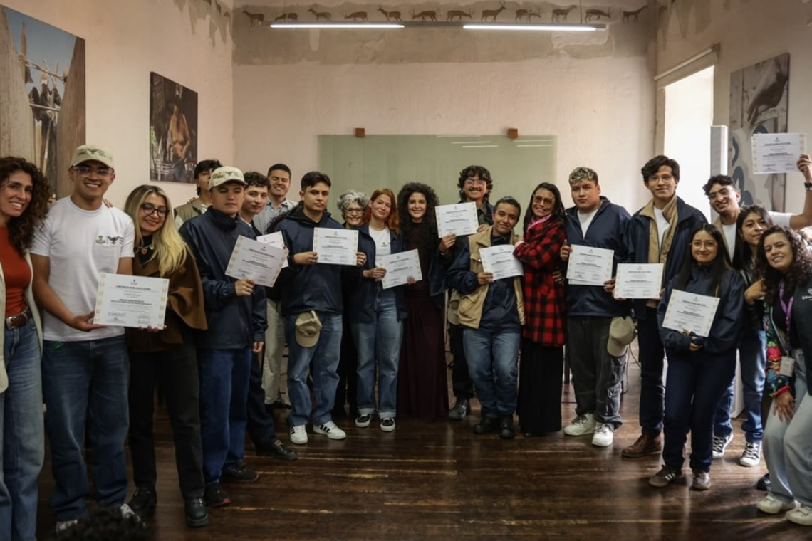 Primeros jóvenes graduados en Servicio Social para la Paz